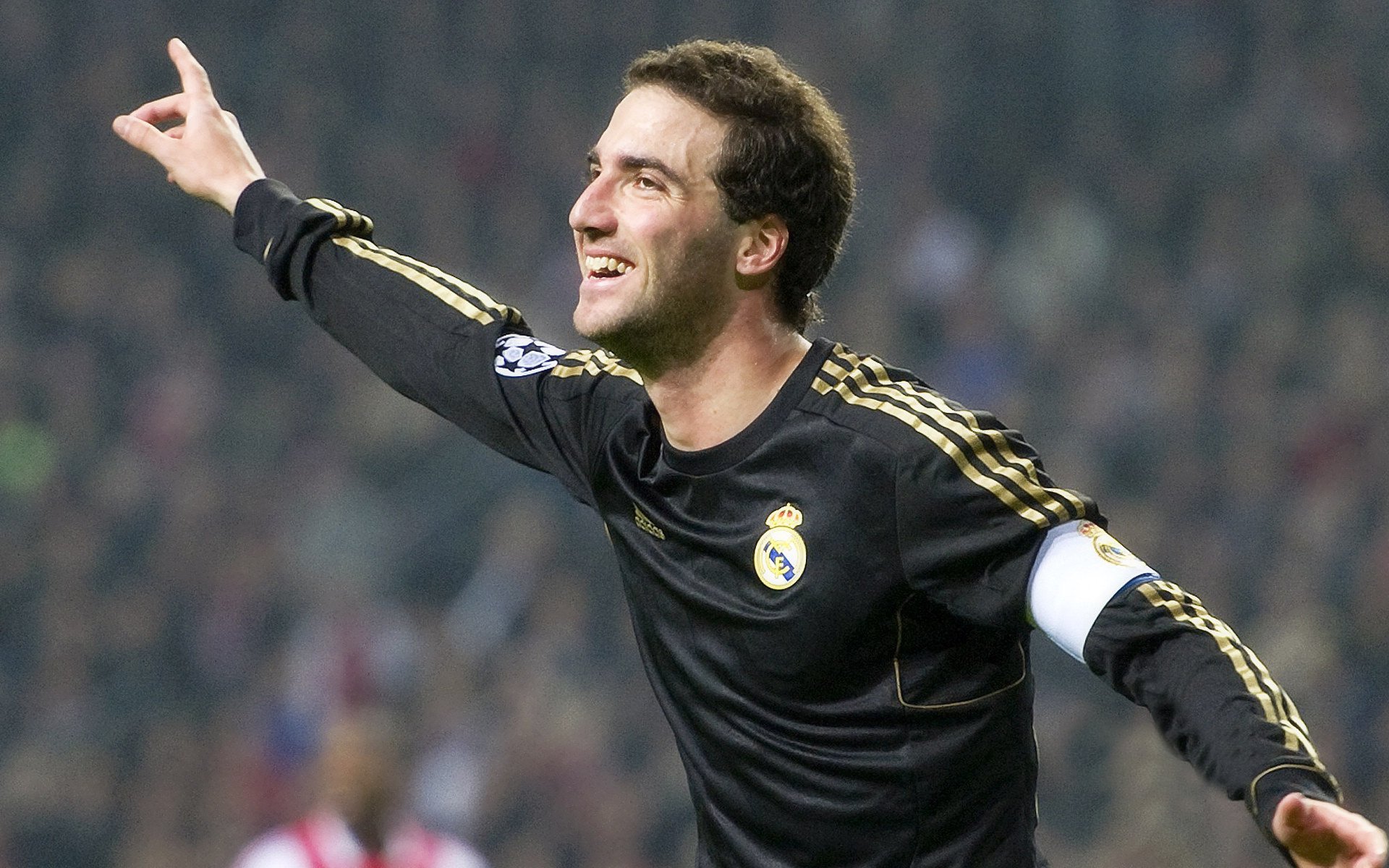 200蝶转身速度与划频对比